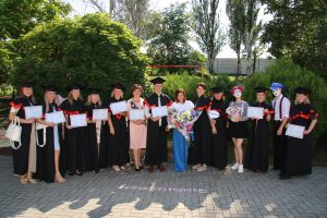 Вручення дипломів бакалаврів та магістрів Хортицької національної академії